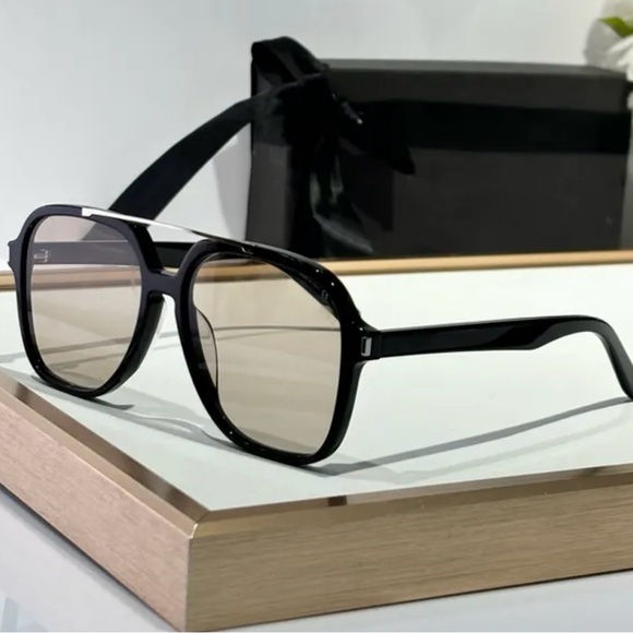 Saint Laurent SL 545 Sunglasses Black - Picture 1 of 3
